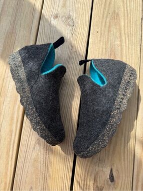 Asportuguesas Slip-On Shoes with Teal Lining